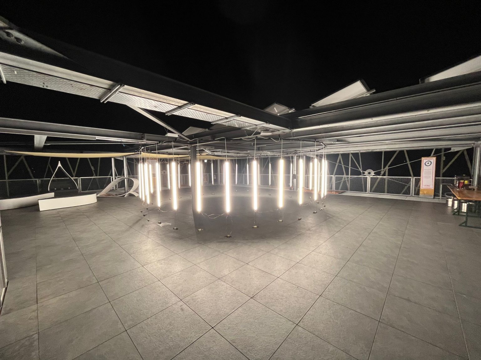 Transmission Council, oeuvre circulaire de Yann Toma